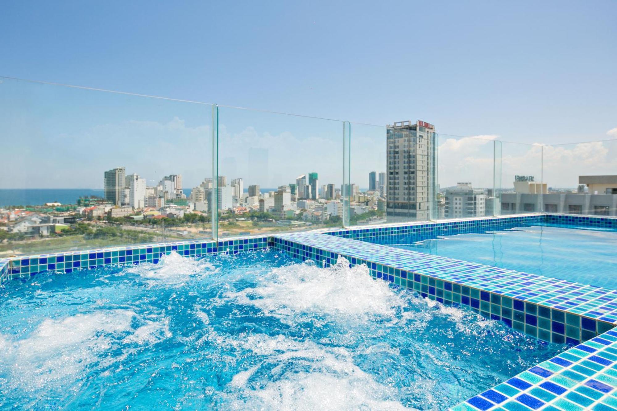 Bliss Luxury Hotel Дананг Экстерьер фото
