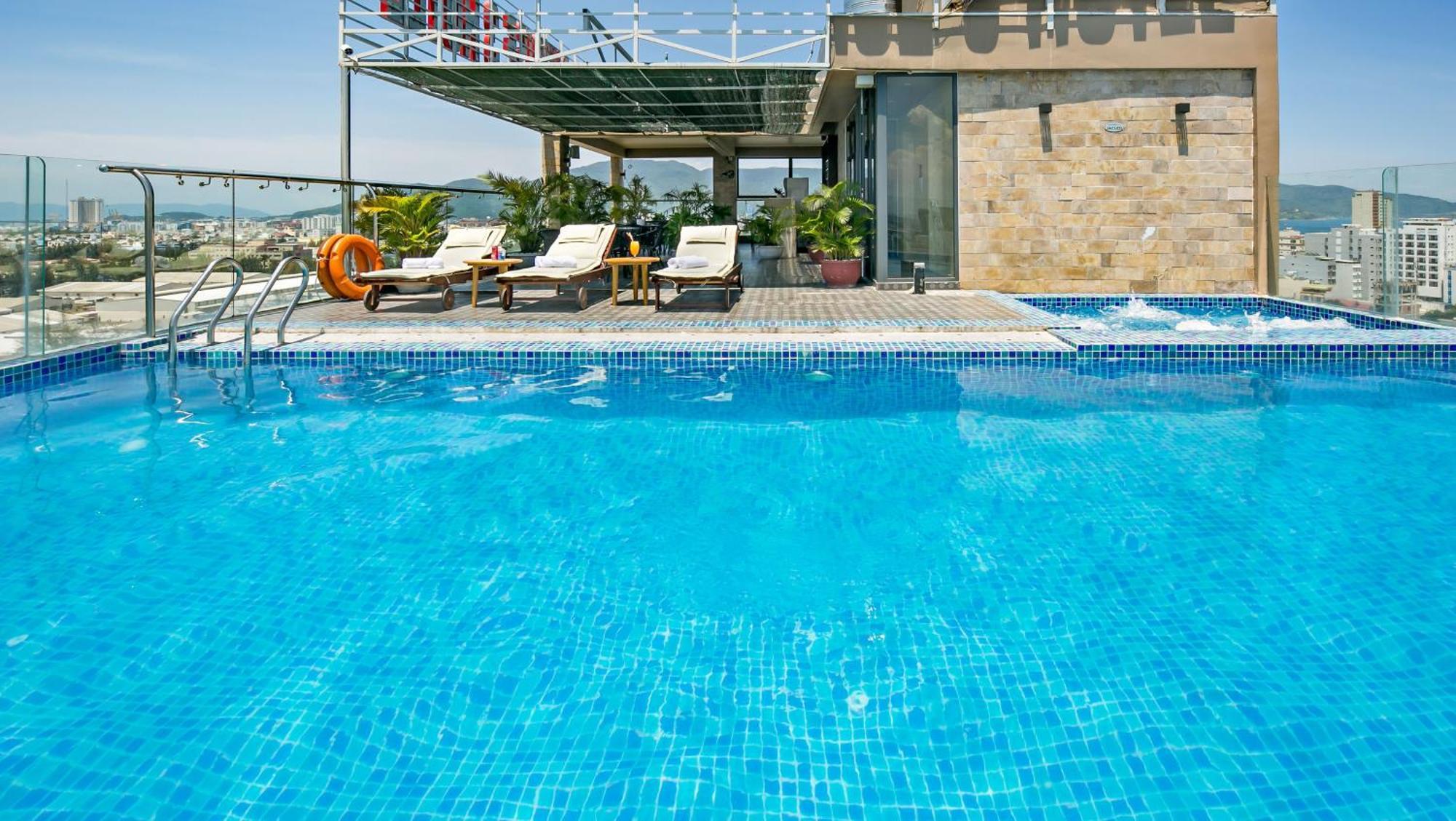 Bliss Luxury Hotel Дананг Экстерьер фото